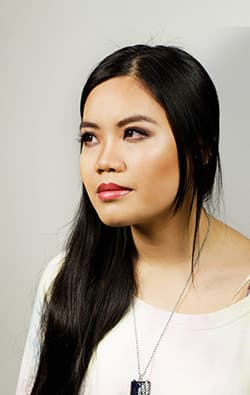 Dewy bridal makeup with subtle contouring