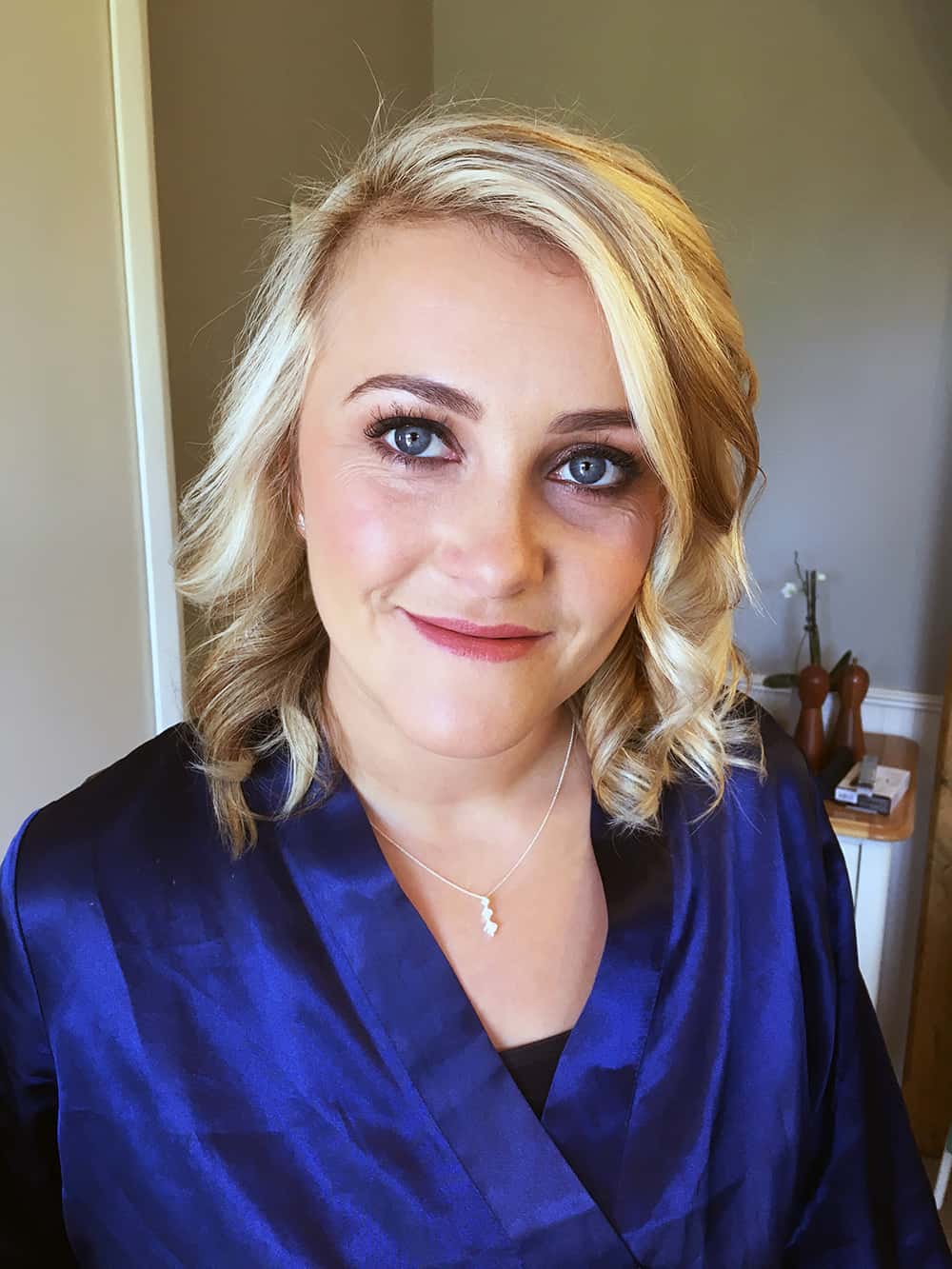 Bridesmaid with glowing natural makeup