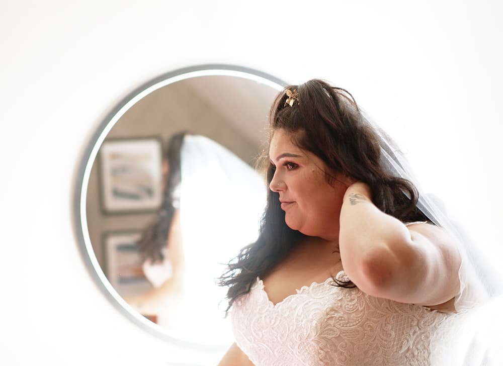 Bride with flawless makeup