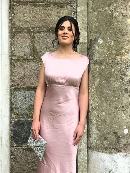 Teen makeup for prom night with subtle glam
