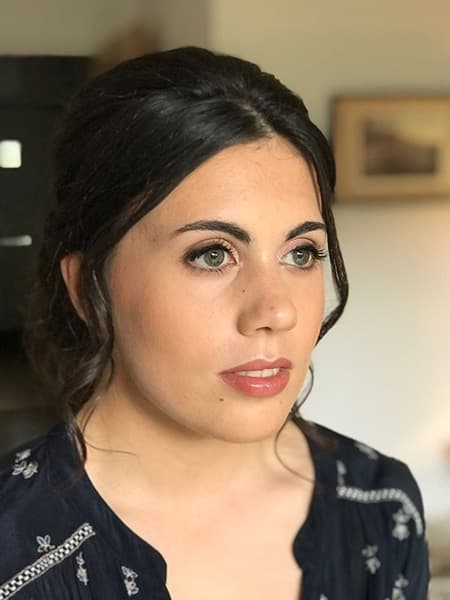 Prom makeup with glowing skin and nude tones