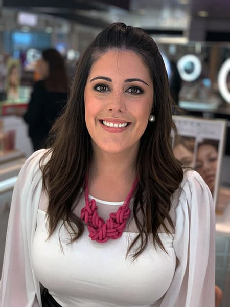 Soft glam makeup for special celebration